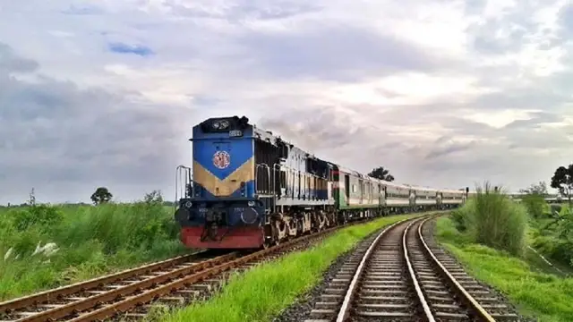দুর্গাপূজায় চলবে তিন জোড়া বিশেষ ট্রেন, পাঁচটির অফ ডে প্রত্যাহার